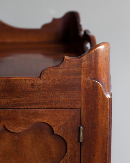 18TH CENTURY MAHOGANY TRAY TOP COMMODE - ADDITIONAL PHOTO 3