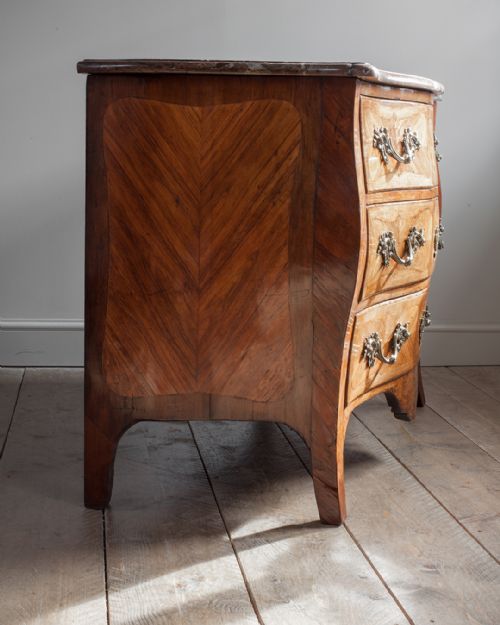 18TH CENTURY FRENCH KINGWOOD BOMB COMMODE - ADDITIONAL PHOTO 3