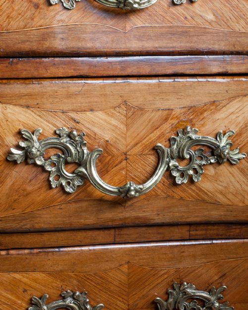 18TH CENTURY FRENCH KINGWOOD BOMB COMMODE - ADDITIONAL PHOTO 5