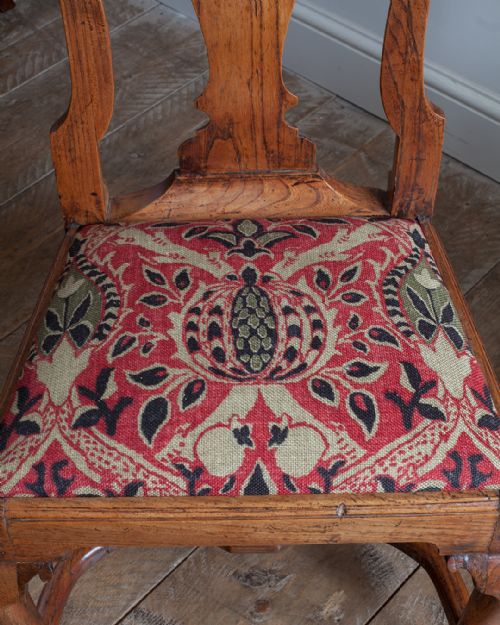 PAIR OF GEORGE I ELM SIDE CHAIRS - ADDITIONAL PHOTO 4