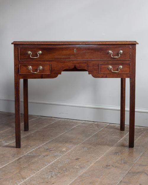 GEORGIAN MAHOGANY LOWBOY - ADDITIONAL PHOTO 2