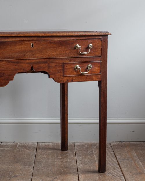 GEORGIAN MAHOGANY LOWBOY - ADDITIONAL PHOTO 5