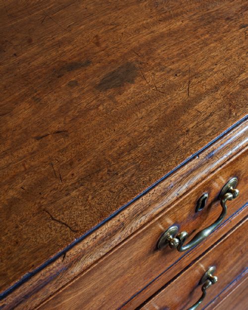 GEORGE III MAHOGANY CHEST OF DRAWERS - ADDITIONAL PHOTO 6