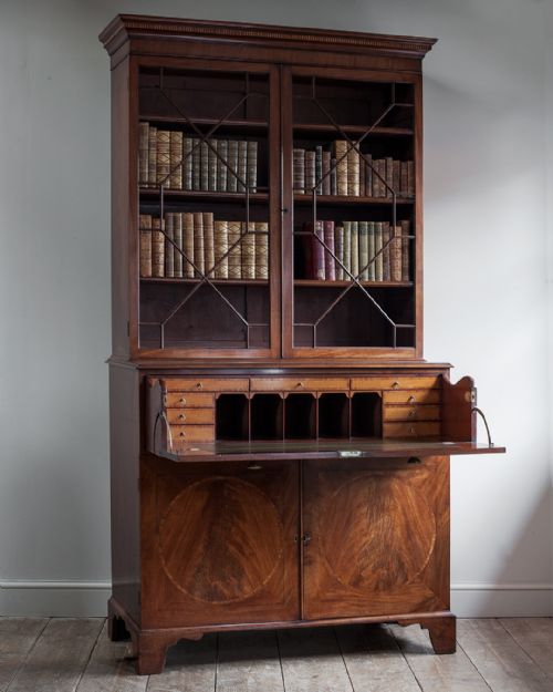 GEORGE III MAHOGANY SECRETAIRE BOOKCASE - ADDITIONAL PHOTO 2