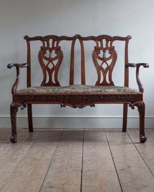 IMPRESSIVE 19TH CENTURY MAHOGANY SETTEE - ADDITIONAL PHOTO 1