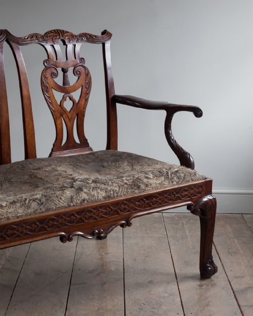 IMPRESSIVE 19TH CENTURY MAHOGANY SETTEE - ADDITIONAL PHOTO 5