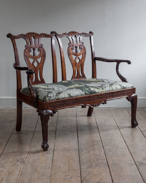 IMPRESSIVE 19TH CENTURY MAHOGANY SETTEE - ADDITIONAL PHOTO 6