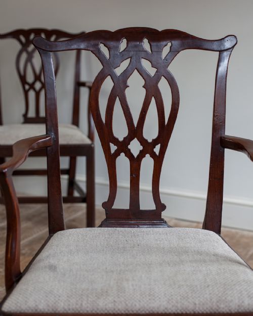 PAIR OF GEORGE III MAHOGANY CARVER CHAIRS - ADDITIONAL PHOTO 1