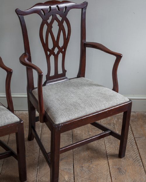 PAIR OF GEORGE III MAHOGANY CARVER CHAIRS - ADDITIONAL PHOTO 3