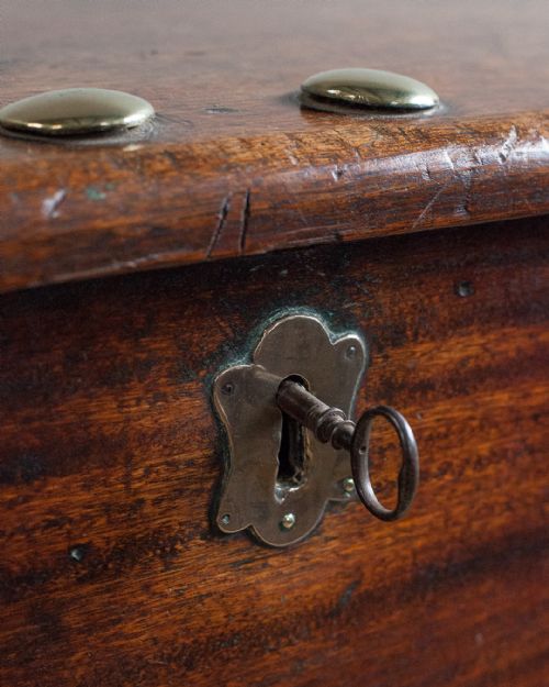 LATE 18TH CENTURY DUTCH COLONIAL TEAK BRASS BOUND TRUNK - ADDITIONAL PHOTO 4