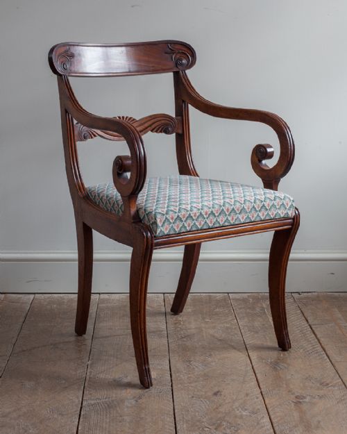 SET OF 10 FINE QUALITY REGENCY MAHOGANY DINING CHAIRS - ADDITIONAL PHOTO 3