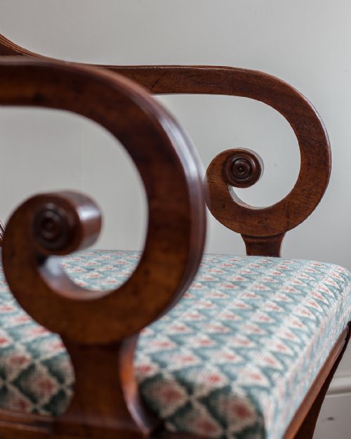 SET OF 10 FINE QUALITY REGENCY MAHOGANY DINING CHAIRS - ADDITIONAL PHOTO 9