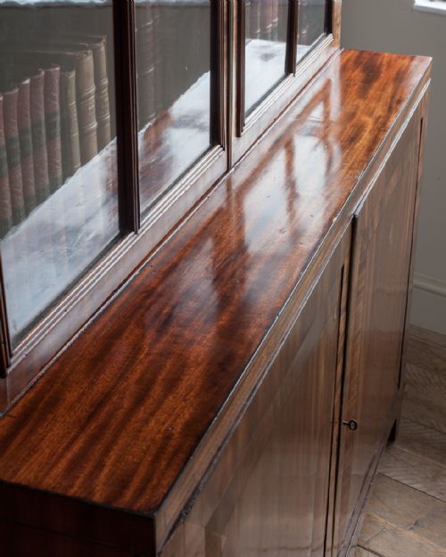 GEORGE III MAHOGANY LIBRARY BOOKCASE - ADDITIONAL PHOTO 9