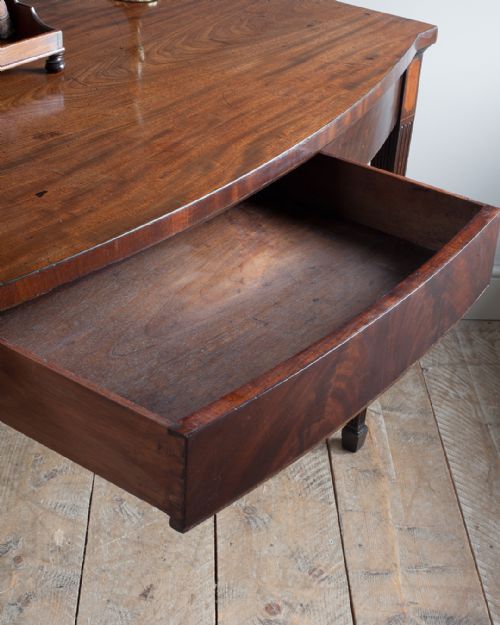 SUPERB MAHOGANY BOWFRONT SERVING TABLE - ADDITIONAL PHOTO 5