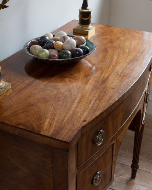SMALL REGENCY MAHOGANY SIDEBOARD - ADDITIONAL PHOTO 4
