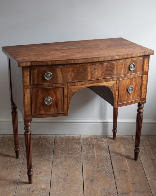 SMALL REGENCY MAHOGANY SIDEBOARD - ADDITIONAL PHOTO 7