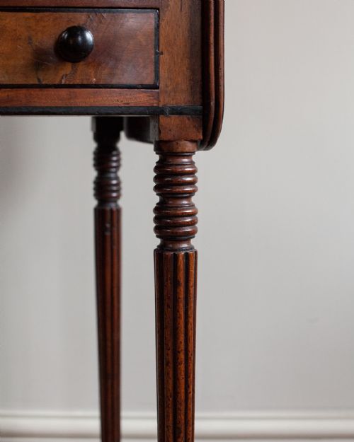 CHARMING REGENCY MAHOGANY WORK TABLE - ADDITIONAL PHOTO 9
