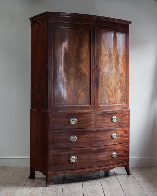 WILLIAM IV MAHOGANY BOWFRONT LINEN PRESS - ADDITIONAL PHOTO 1