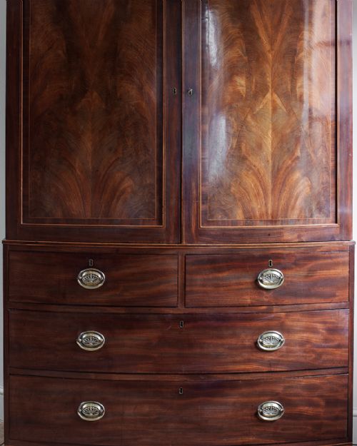 WILLIAM IV MAHOGANY BOWFRONT LINEN PRESS - ADDITIONAL PHOTO 3