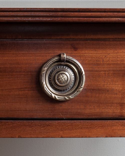 GEORGE IV MAHOGANY BOWFRONT SIDE TABLE - ADDITIONAL PHOTO 5