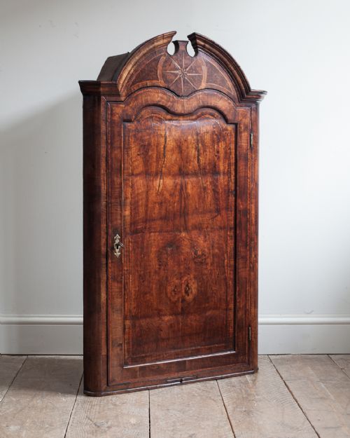 CHARMING GEORGE I WALNUT CORNER CUPBOARD - ADDITIONAL PHOTO 1