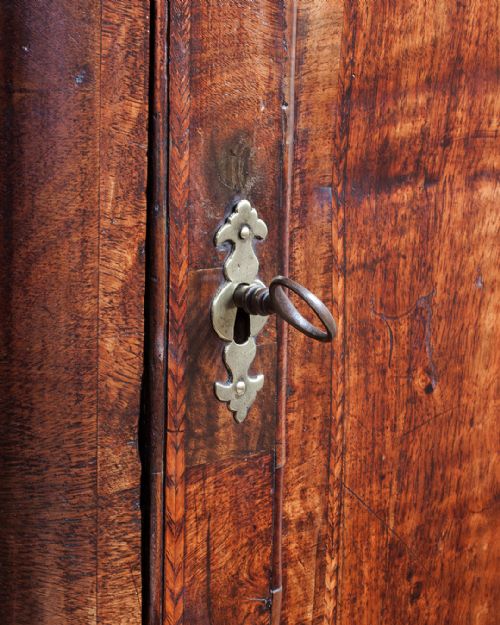 CHARMING GEORGE I WALNUT CORNER CUPBOARD - ADDITIONAL PHOTO 5
