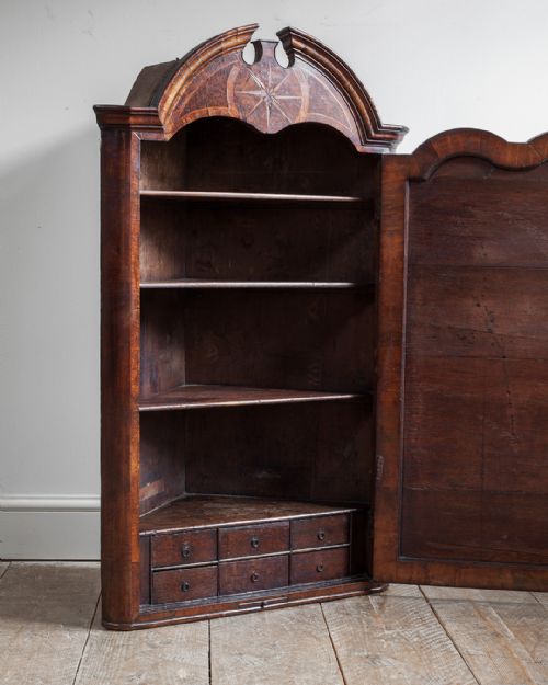 CHARMING GEORGE I WALNUT CORNER CUPBOARD - ADDITIONAL PHOTO 9