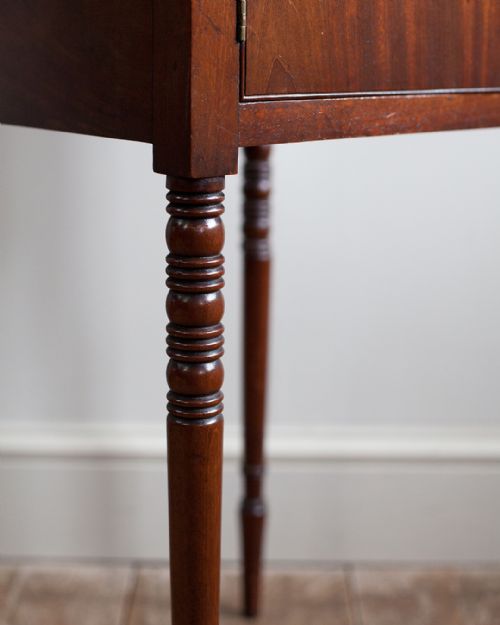 REGENCY MAHOGANY BEDSIDE CUPBOARD - ADDITIONAL PHOTO 3