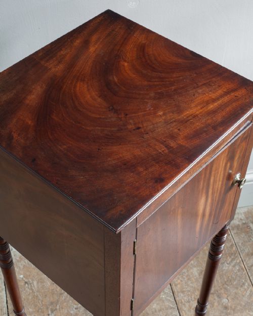 REGENCY MAHOGANY BEDSIDE CUPBOARD - ADDITIONAL PHOTO 5
