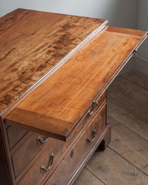 18TH CENTURY MAHOGANY CHEST OF DRAWERS - ADDITIONAL PHOTO 4