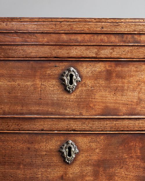 18TH CENTURY MAHOGANY CHEST OF DRAWERS - ADDITIONAL PHOTO 5