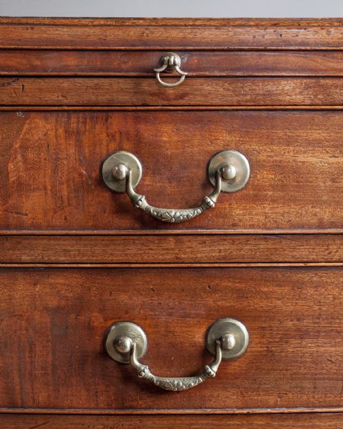 18TH CENTURY MAHOGANY CHEST OF DRAWERS - ADDITIONAL PHOTO 6