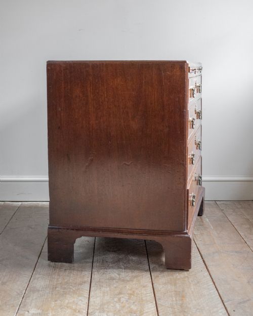 18TH CENTURY MAHOGANY CHEST OF DRAWERS - ADDITIONAL PHOTO 8