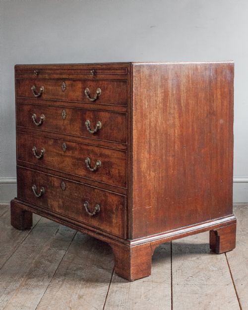 18TH CENTURY MAHOGANY CHEST OF DRAWERS - ADDITIONAL PHOTO 9