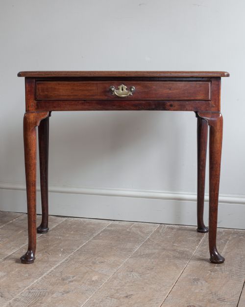 CHARMING GEORGE III MAHOGANY SIDE TABLE - ADDITIONAL PHOTO 1