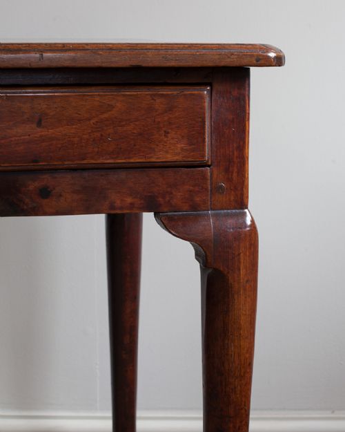 CHARMING GEORGE III MAHOGANY SIDE TABLE - ADDITIONAL PHOTO 4