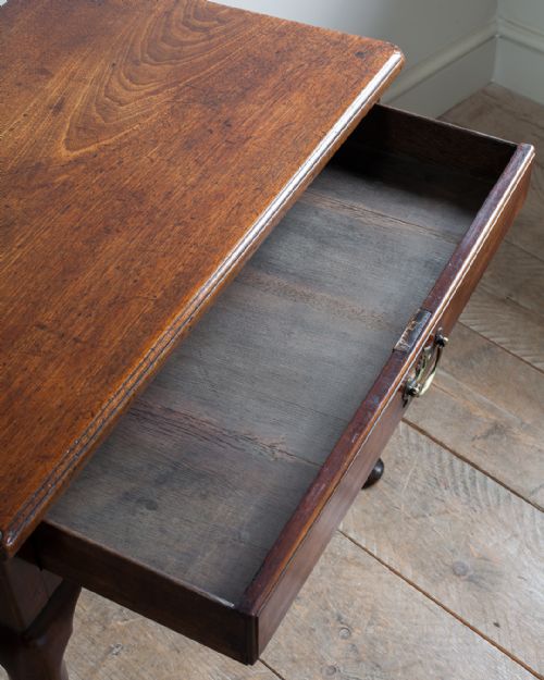CHARMING GEORGE III MAHOGANY SIDE TABLE - ADDITIONAL PHOTO 7