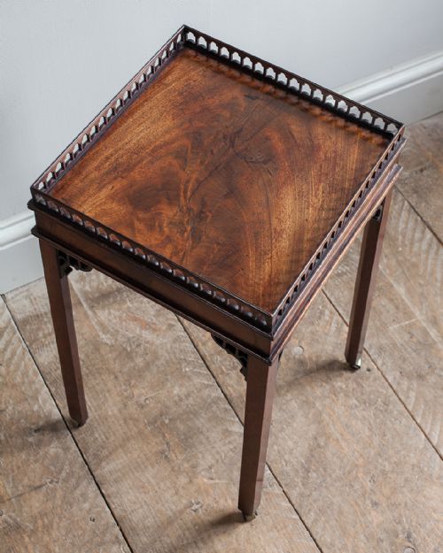 GEORGE III MAHOGANY URN STAND - ADDITIONAL PHOTO 2