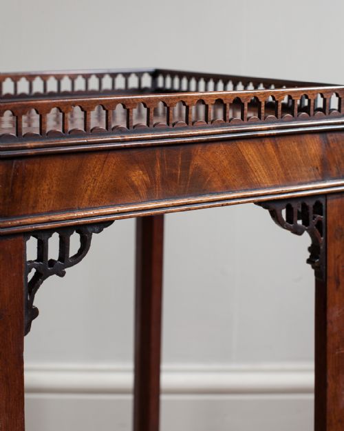GEORGE III MAHOGANY URN STAND - ADDITIONAL PHOTO 3