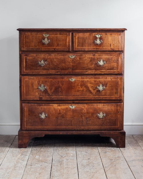 george ii walnut chest of drawers - CATEGORY: ANTIQUE CHEST OF DRAWERS - DATED 18TH CENTURY
