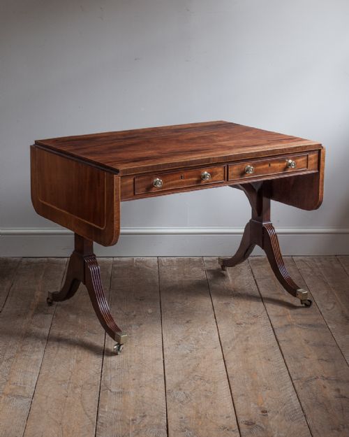 SUPERB QUALITY REGENCY MAHOGANY SOFA TABLE - ADDITIONAL PHOTO 1