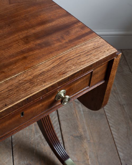 SUPERB QUALITY REGENCY MAHOGANY SOFA TABLE - ADDITIONAL PHOTO 8