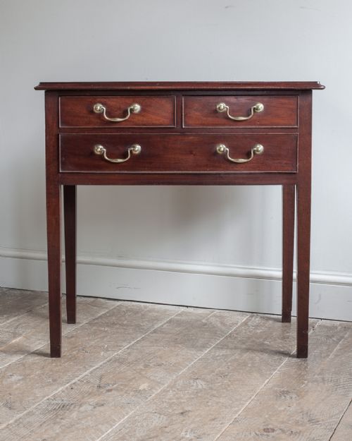 GEORGE III MAHOGANY LOWBOY - ADDITIONAL PHOTO 1