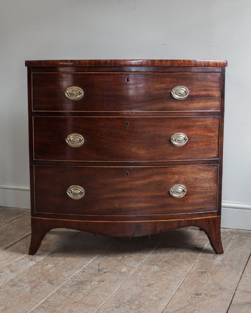 REGENCY MAHOGANY BOWFRONT CHEST OF DRAWERS - ADDITIONAL PHOTO 1