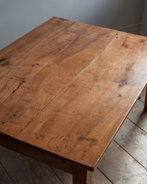18TH CENTURY FRENCH CHERRY WOOD COFFEE TABLE - ADDITIONAL PHOTO 3