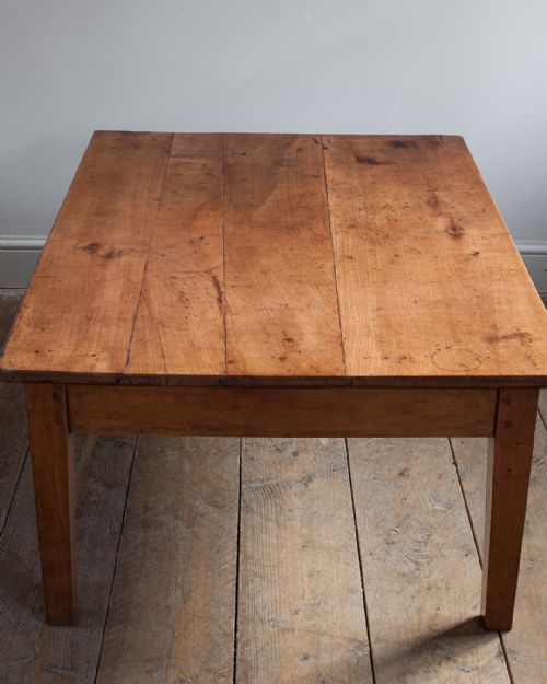 18TH CENTURY FRENCH CHERRY WOOD COFFEE TABLE - ADDITIONAL PHOTO 4