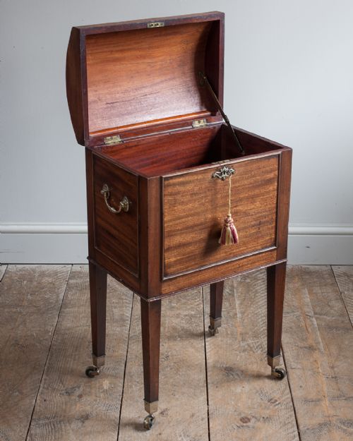 GEORGE III MAHOGANY CELLARET - ADDITIONAL PHOTO 2