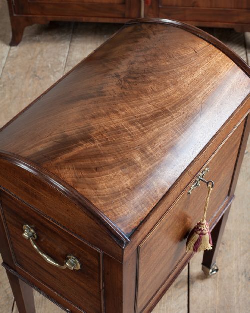 GEORGE III MAHOGANY CELLARET - ADDITIONAL PHOTO 3