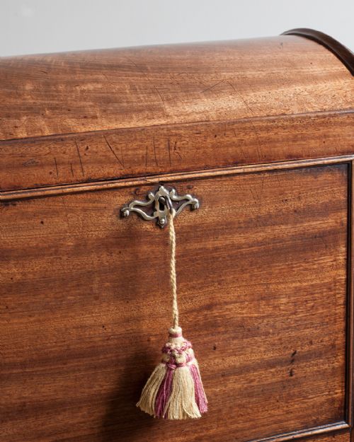 GEORGE III MAHOGANY CELLARET - ADDITIONAL PHOTO 4
