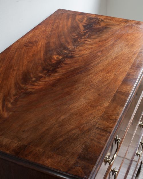 GEORGE III MAHOGANY CHEST OF DRAWERS - ADDITIONAL PHOTO 2